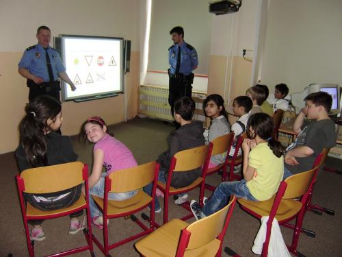 Beseda s policií